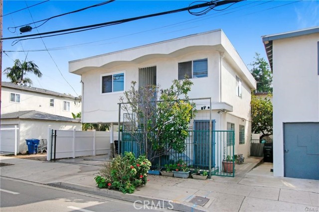 11258 Ohio Avenue, Los Angeles CA: https://media.crmls.org/medias/c7a02bff-847d-4762-9e88-c307785d3d95.jpg