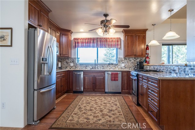 Detail Gallery Image 8 of 75 For 7501 Yosemite Park, Yosemite,  CA 95389 - 5 Beds | 3/1 Baths