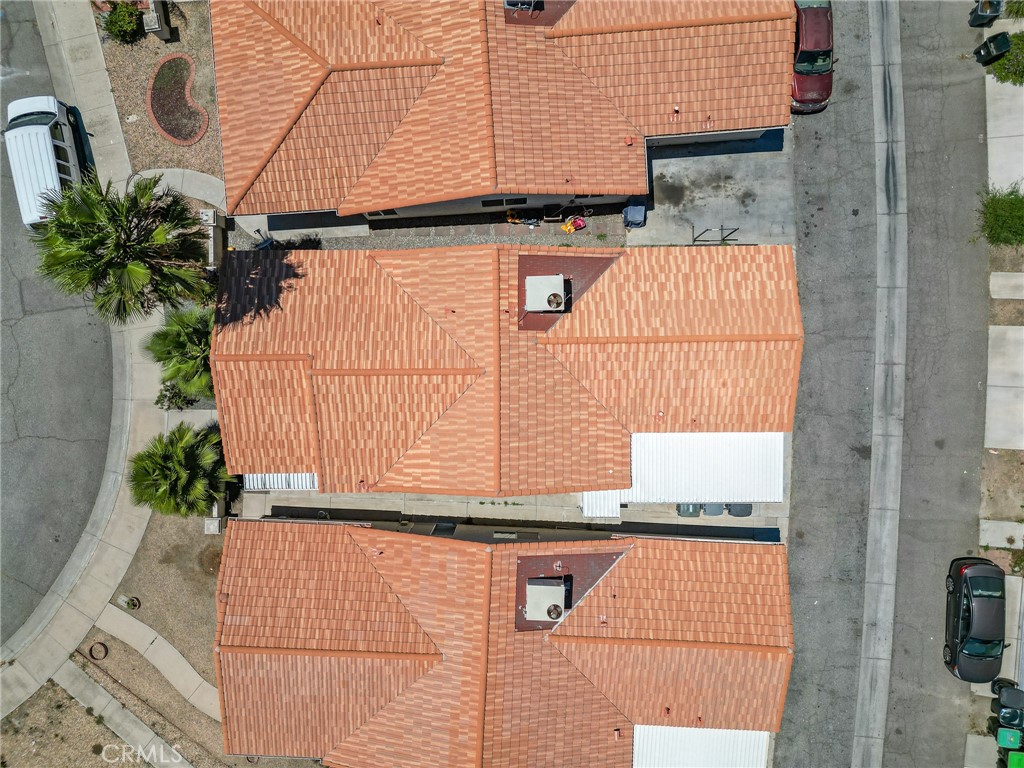 https://media.crmls.org/medias/c7a0a887-ba83-4a6a-8678-6bcb345020d2.jpg?preset=X-Large