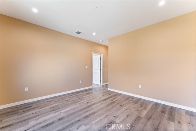 Detail Gallery Image 11 of 22 For 6942 Valmont, Tujunga,  CA 91042 - 3 Beds | 2 Baths