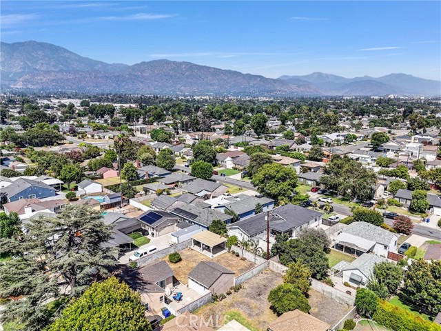 2451 Graydon Avenue, Monrovia CA: https://media.crmls.org/medias/c7a210ff-2ad2-4adc-832b-69c87956ae32.jpg