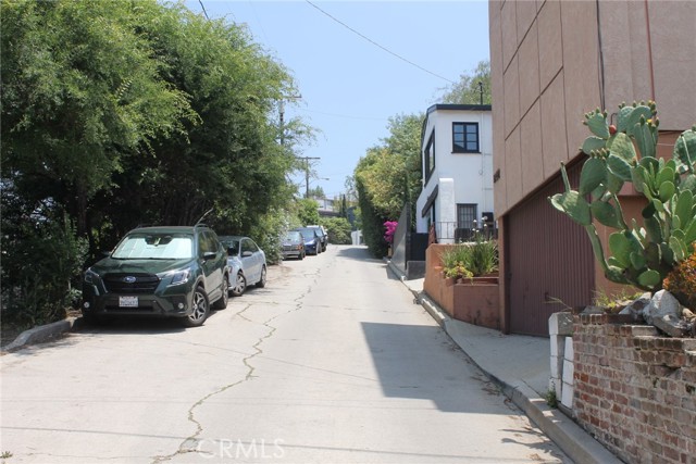 2859 Effie Street, Los Angeles CA: https://media.crmls.org/medias/c7a24894-1fe8-4a91-b2e2-de34d89baa3b.jpg