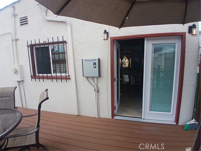 1831 W 68th Street, Los Angeles CA: https://media.crmls.org/medias/c7a2eb7e-5a12-41e5-8718-4533d26ebcf2.jpg