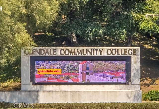 2883 Hermosita Drive, Glendale CA: https://media.crmls.org/medias/c7a32c40-d603-4cc8-9820-41650da0dac6.jpg