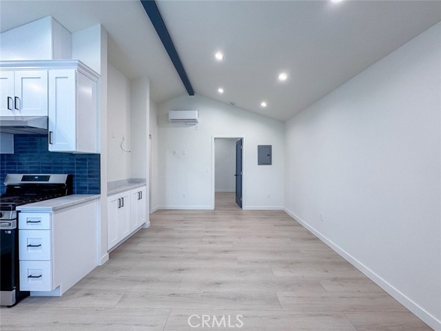 7864 Clearfield Avenue, Panorama City CA: https://media.crmls.org/medias/c7a34b08-907b-4cc5-8db8-800db2c83774.jpg