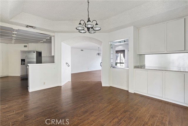 5333 Zelzah Avenue, Encino CA: https://media.crmls.org/medias/c7a38668-e8c5-4338-8b3f-eb75e4e935c3.jpg