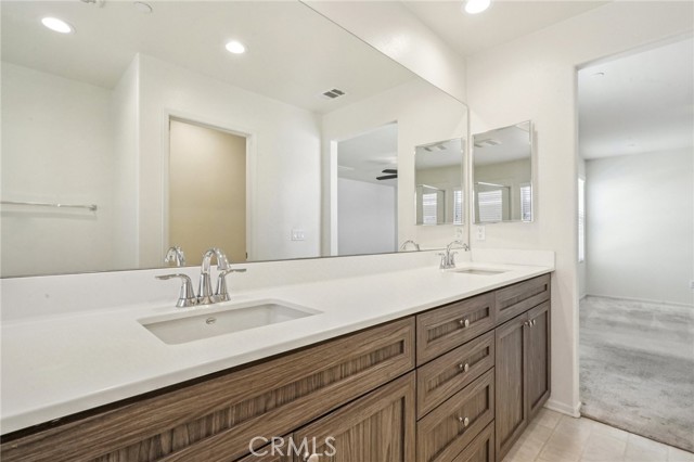 30012 Cottage Lane, Lake Elsinore CA: https://media.crmls.org/medias/c7a3a9b4-9661-4355-9f4e-cb60b3d90f4b.jpg
