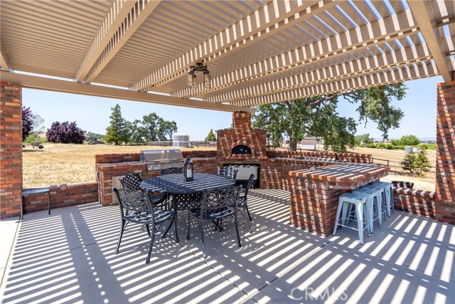 26 Deer View Lane, Templeton CA: https://media.crmls.org/medias/c7a48108-704a-4617-b6e2-4d506d53ae7f.jpg