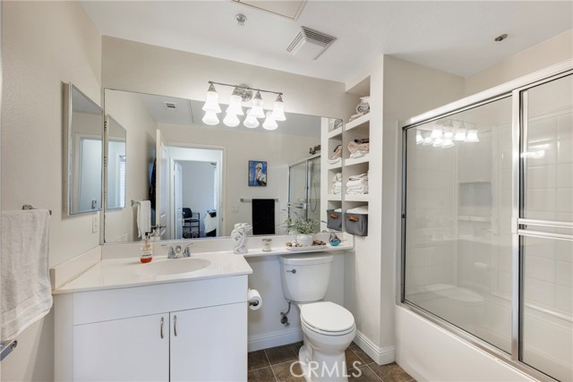 Detail Gallery Image 11 of 27 For 1801 E Katella #2029,  Anaheim,  CA 92805 - 1 Beds | 1 Baths
