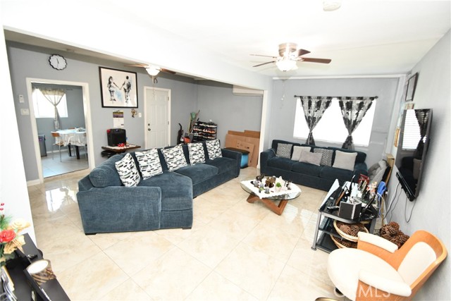 Detail Gallery Image 6 of 21 For 114 S Thorson, Compton,  CA 90221 - – Beds | – Baths