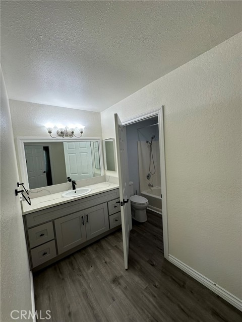 Detail Gallery Image 21 of 37 For 1345 Cabrillo Park Dr #S04,  Santa Ana,  CA 92701 - 1 Beds | 1 Baths