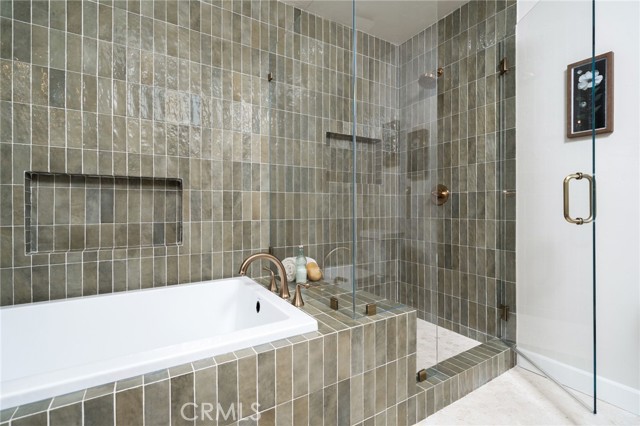 501 E 5th Street, Ontario CA: https://media.crmls.org/medias/c7a6e4df-6193-419c-b4e4-68e6f8066d2a.jpg