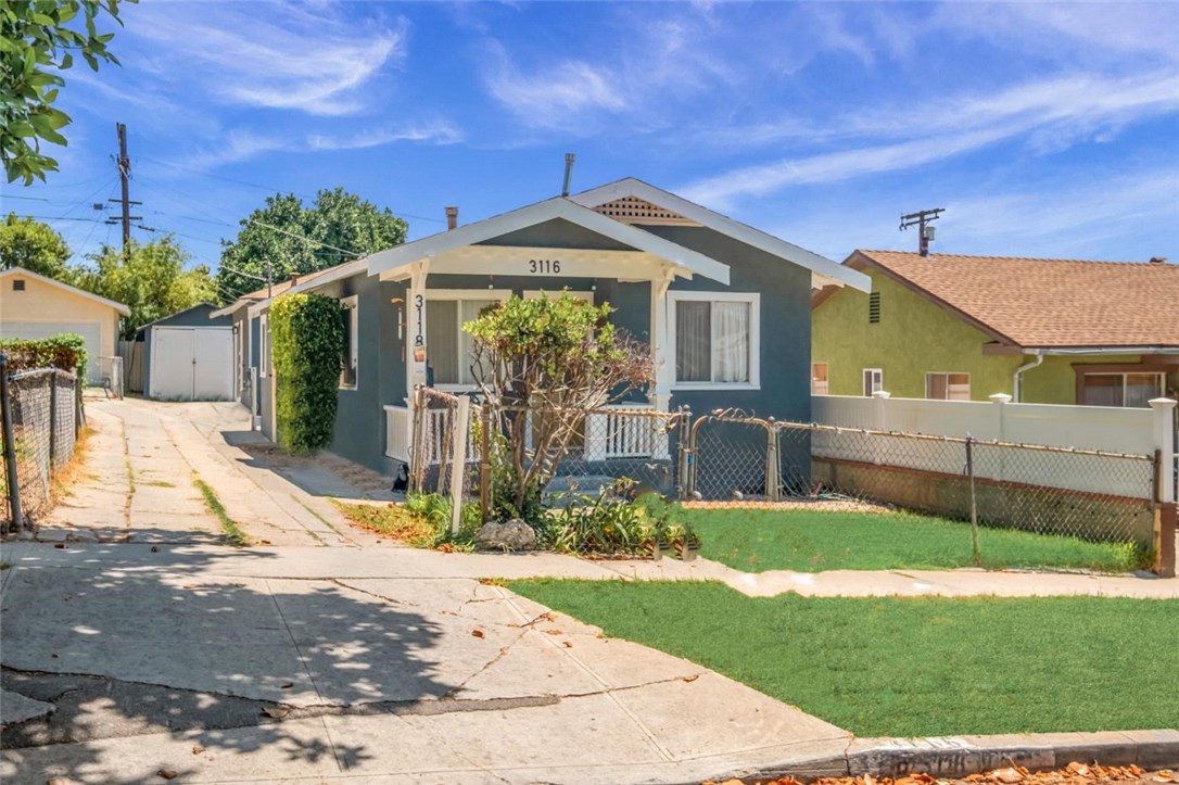 3116 Chaucer St, Los Angeles, CA 90065