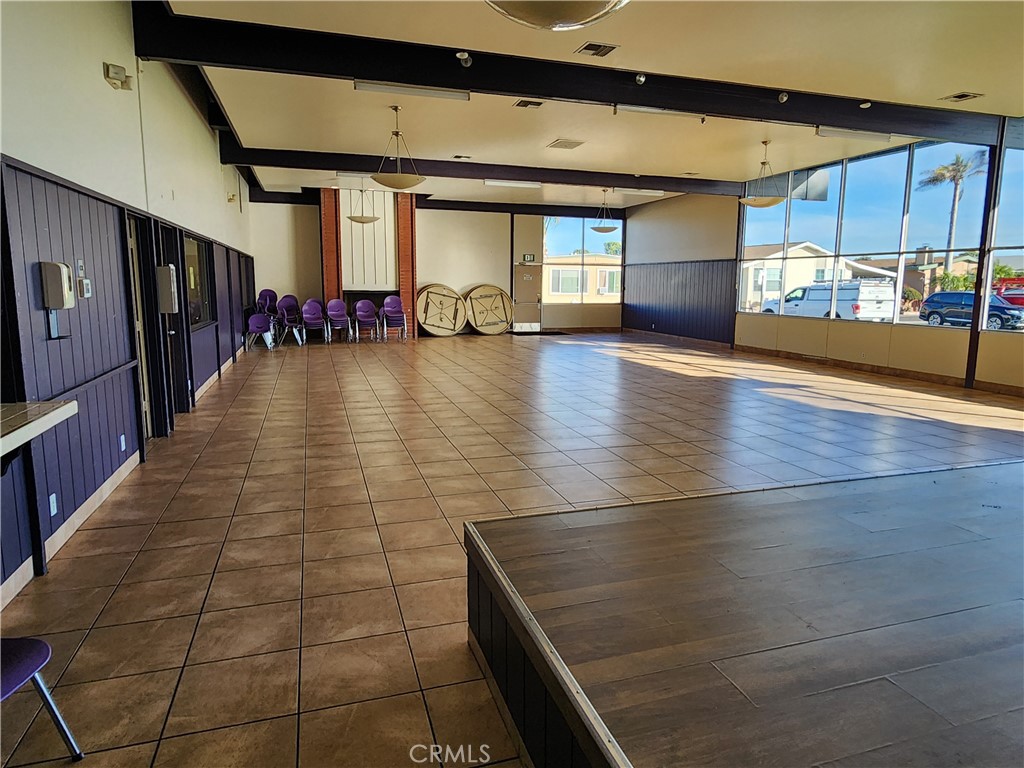 9080 Bloomfield Avenue 272