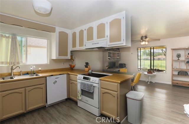 Detail Gallery Image 11 of 41 For 19425 Old Creek, Hidden Valley Lake,  CA 95467 - 3 Beds | 2 Baths