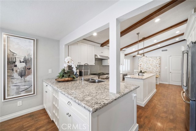 Detail Gallery Image 12 of 38 For 9181 Sherry Cir, Huntington Beach,  CA 92646 - 4 Beds | 2 Baths