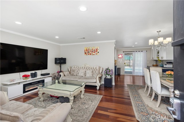 Detail Gallery Image 3 of 32 For 10152 Florin Ln, Anaheim,  CA 92804 - 3 Beds | 2 Baths