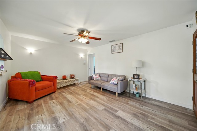 17934 E Newburgh Street, Azusa CA: https://media.crmls.org/medias/c7aa8b9b-1790-4366-a2da-ee5d89f45d6b.jpg
