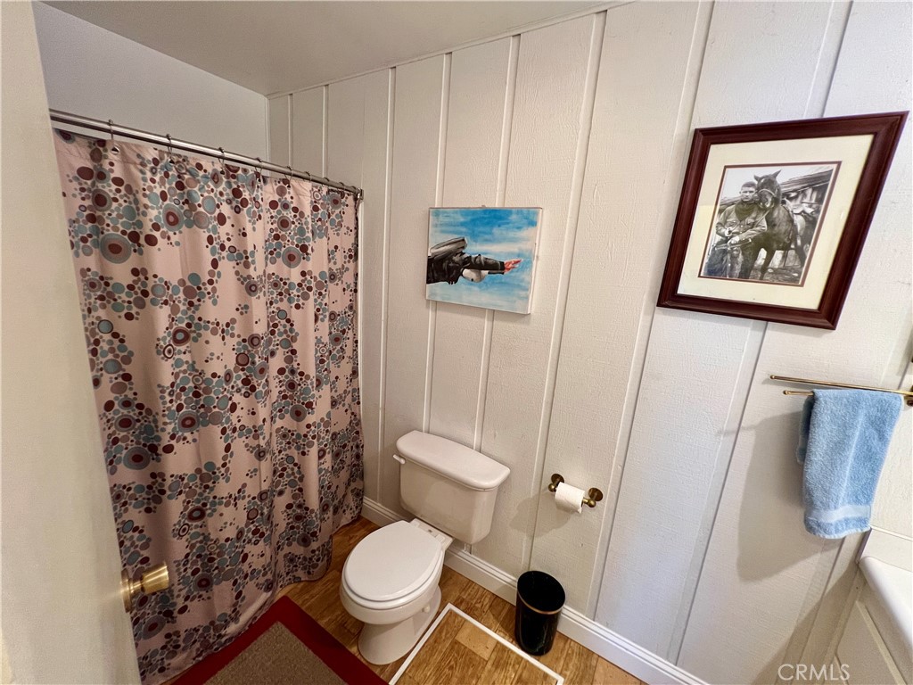https://media.crmls.org/medias/c7aafb5f-07d1-49c1-8e1e-11a9cf2ba22b.jpg?preset=X-Large