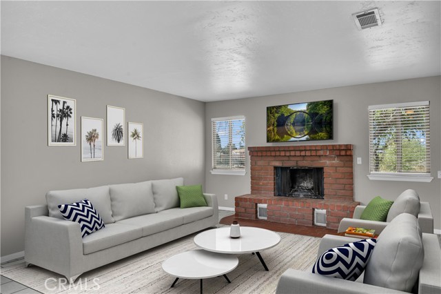 Detail Gallery Image 2 of 25 For 19158 Live Oak St, Hesperia,  CA 92345 - 3 Beds | 2 Baths