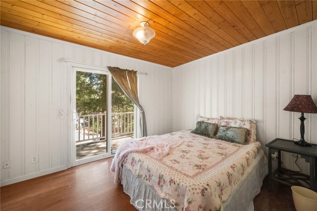 Detail Gallery Image 13 of 28 For 746 W Victoria Ct, Lake Arrowhead,  CA 92352 - 2 Beds | 2 Baths