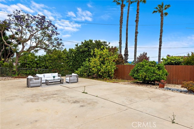 8 Clipper Road, Rancho Palos Verdes CA: https://media.crmls.org/medias/c7ae3401-e0ad-4e77-8062-53d2ef4f5f20.jpg