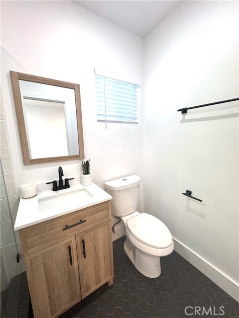 Detail Gallery Image 25 of 25 For 4800 Brewster Dr, Tarzana,  CA 91356 - 4 Beds | 4 Baths