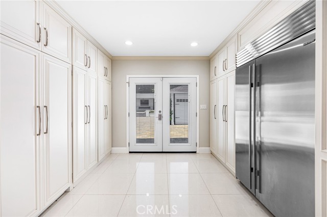 1281 E Orange Grove Boulevard, Pasadena CA: https://media.crmls.org/medias/c7af2875-283e-465e-9a3d-a75c6f62a142.jpg