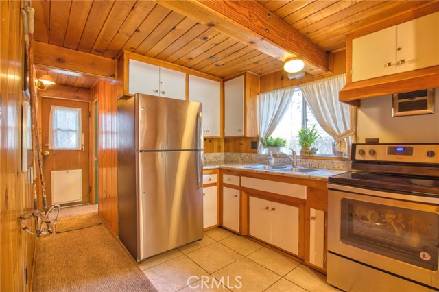Detail Gallery Image 6 of 49 For 6253 Cardinal Rd, Wrightwood,  CA 92397 - 1 Beds | 1 Baths