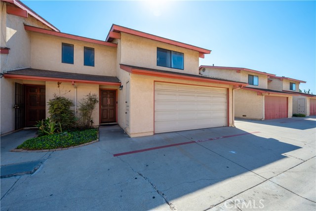 Detail Gallery Image 1 of 1 For 645 E Newlove Dr #C,  Santa Maria,  CA 93454 - 3 Beds | 2/1 Baths