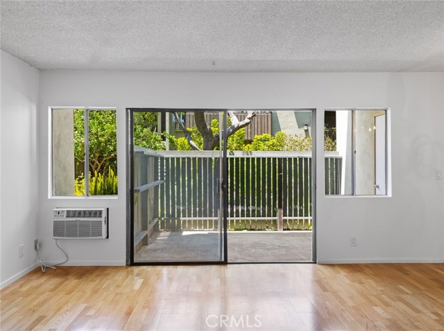 4919 Indian Wood Road, Culver City CA: https://media.crmls.org/medias/c7b11102-50c4-49e7-a704-0c7ad396bb4e.jpg