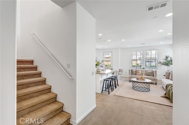 Detail Gallery Image 16 of 36 For 3071 E via Rosso, Ontario,  CA 91764 - 3 Beds | 2/1 Baths