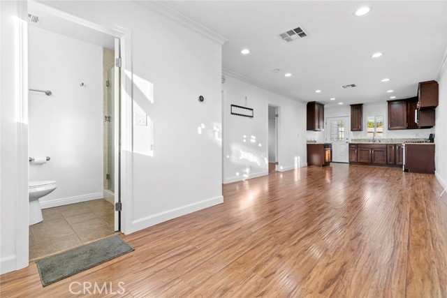 Detail Gallery Image 7 of 22 For 7836 Lemp Ave, North Hollywood,  CA 91605 - 2 Beds | 2 Baths