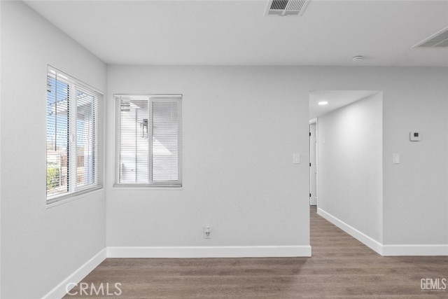 Detail Gallery Image 15 of 28 For 3013 Arnold St, Bakersfield,  CA 93305 - 3 Beds | 2 Baths