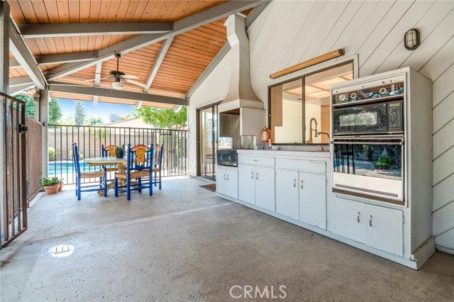 Detail Gallery Image 50 of 69 For 530 E Estate Dr, Tulare,  CA 93274 - 3 Beds | 3 Baths