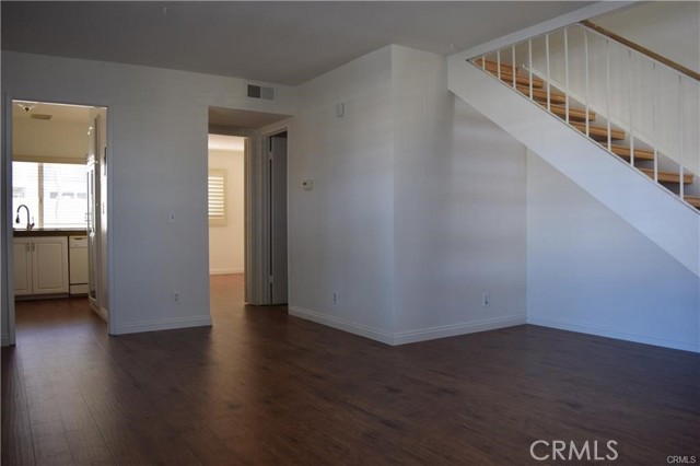 91 Oval Road, Irvine CA: https://media.crmls.org/medias/c7b2913e-52eb-4f09-87ac-2405a86f5c45.jpg