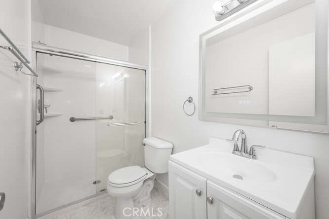 https://media.crmls.org/medias/c7b2ecc5-7ac9-4fd7-86bd-032953996f60.jpg?preset=X-Large