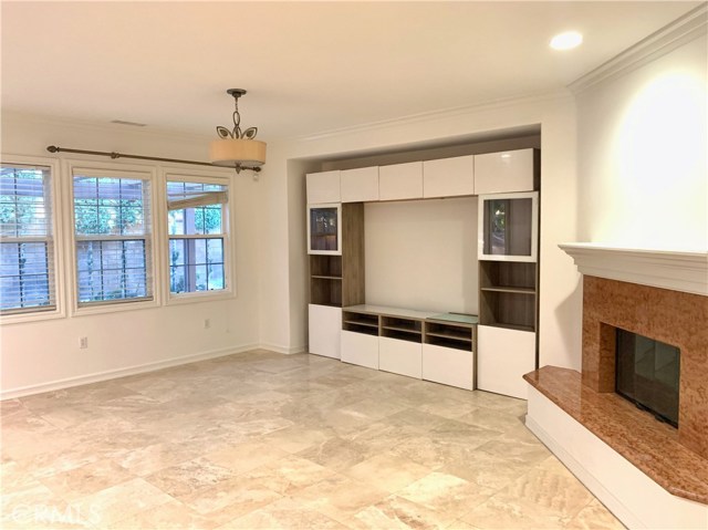 Detail Gallery Image 6 of 20 For 44 Whitford, Irvine,  CA 92602 - 5 Beds | 4 Baths