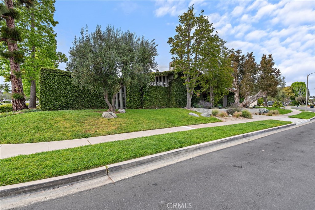 MLS #OC25157494 img 14