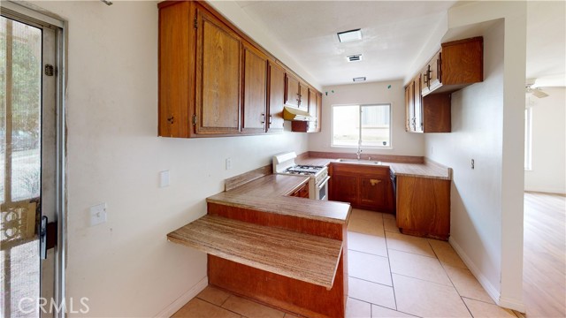 Detail Gallery Image 6 of 10 For 3700 Mountain Ave 8a,  San Bernardino,  CA 92404 - 1 Beds | 1 Baths