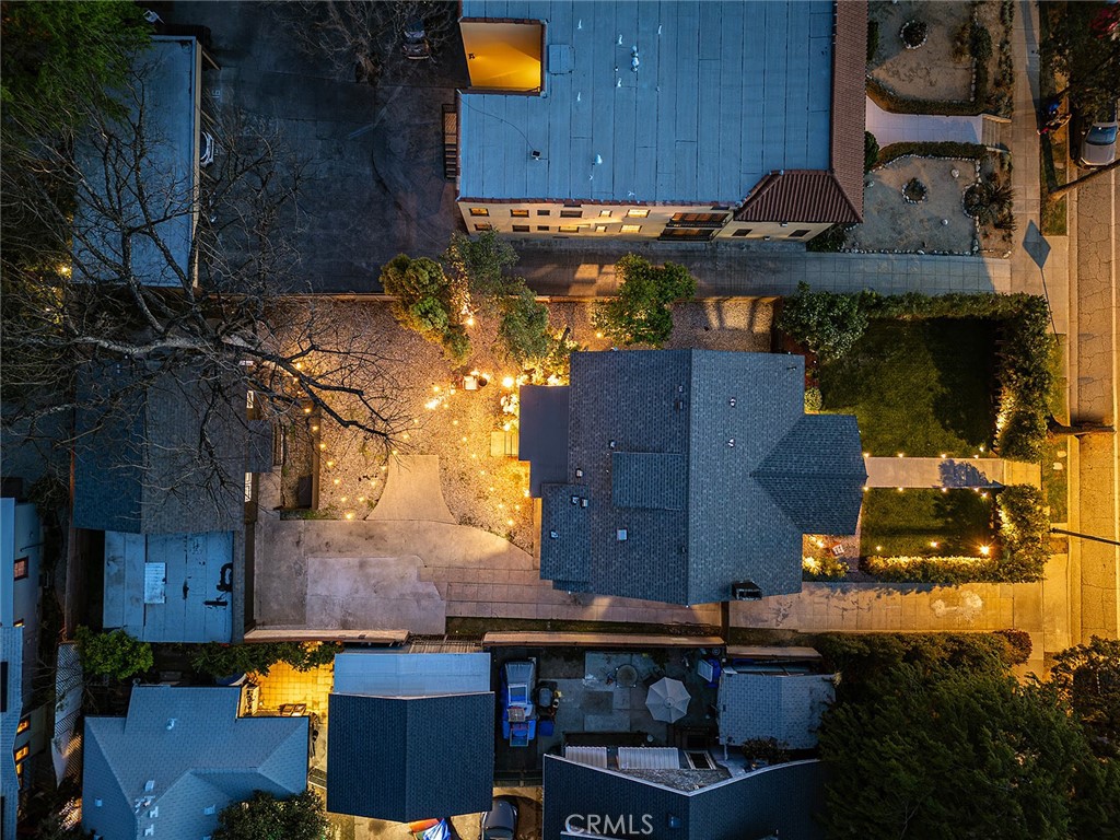 https://media.crmls.org/medias/c7b4a1e1-ea4c-4c43-ab30-fc1c2362ebb7.jpg?preset=X-Large