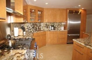 Detail Gallery Image 5 of 8 For 4310 Cahuenga Bld #103,  Toluca Lake,  CA 91602 - 2 Beds | 2/1 Baths