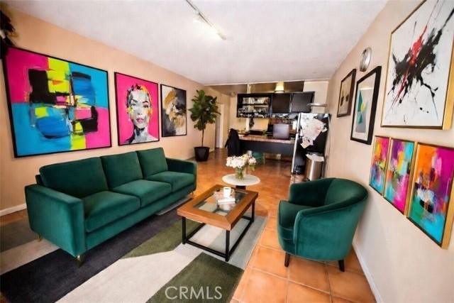 Detail Gallery Image 4 of 4 For 425 S Kenmore #206,  Los Angeles,  CA 90020 - 1 Beds | 1 Baths