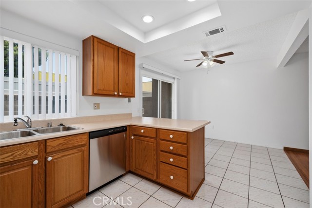 11782 Garden Grove Boulevard, Garden Grove CA: https://media.crmls.org/medias/c7b612a7-b976-4037-ad3e-5642147502e3.jpg