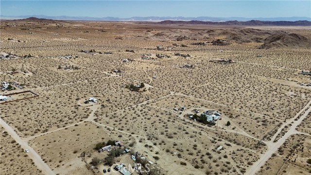 Detail Gallery Image 6 of 11 For 760 Carmel St, Joshua Tree,  CA 92252 - – Beds | – Baths