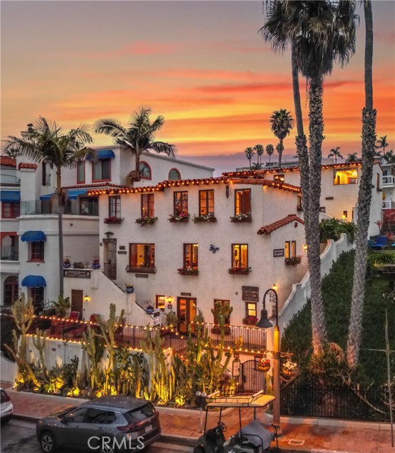 606 Avenida Victoria, San Clemente CA: https://media.crmls.org/medias/c7b6da19-9100-4b82-8fbe-dbd1aca82dc7.jpg