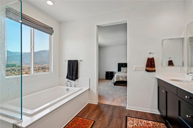 Detail Gallery Image 22 of 75 For 11257 Finders Ct, Corona,  CA 92883 - 5 Beds | 2/1 Baths