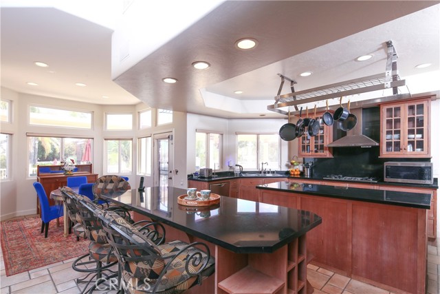 17470 Vanderhill Circle, Perris CA: https://media.crmls.org/medias/c7b810d6-a733-47ba-8d7b-c501628688ea.jpg