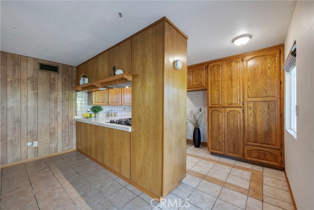 14673 Hawes Street photo 18