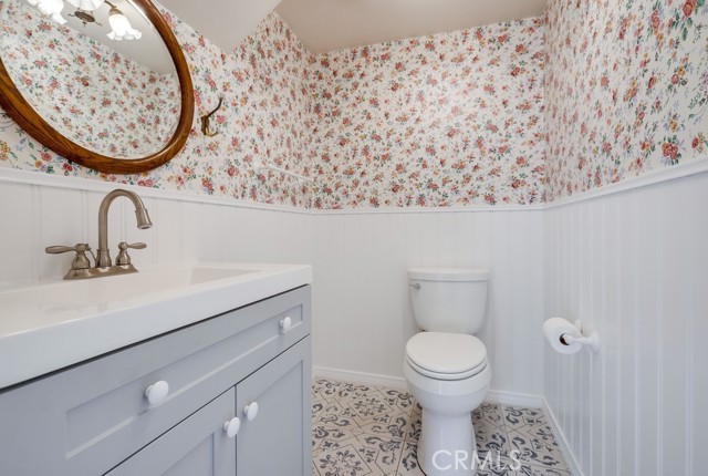2144 Iris Place, Costa Mesa CA: https://media.crmls.org/medias/c7ba8948-3675-4011-bb52-af3eb100fbf5.jpg